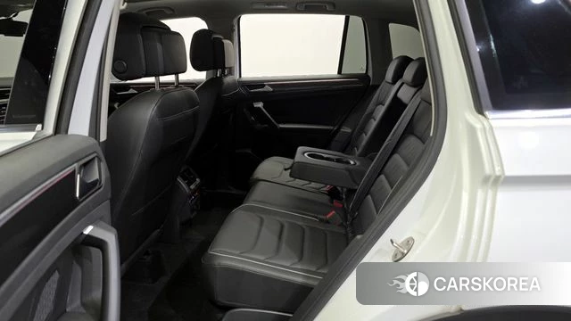 Volkswagen Tiguan second Generation 2023 Белый из Кореи, фото 2