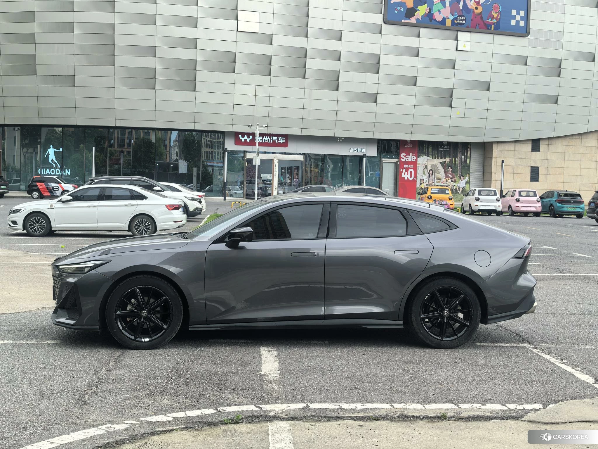 Chang'an UNI-V 2023 Темно-серый из Китая, фото 2