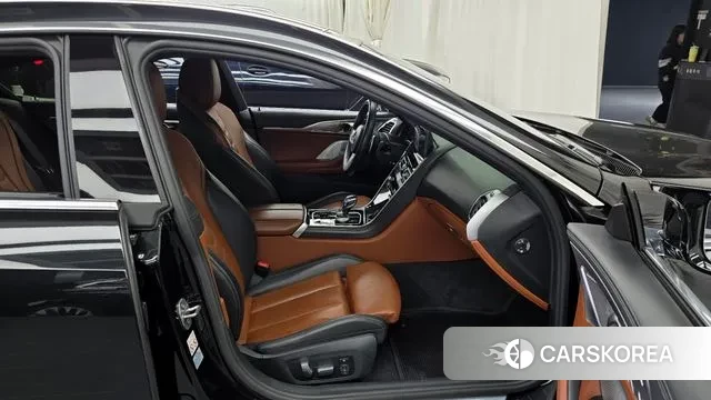 BMW 8 Series (G15) 2022 Черный из Кореи, фото 2