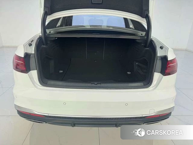 Audi A4L 2024 Белый из Китая, фото 2