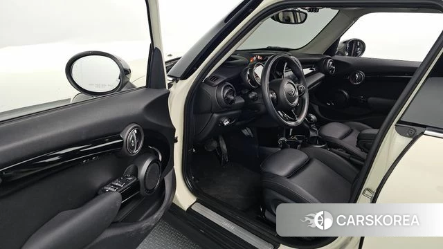 Mini Cooper 2018 Жемчужный цвет из Кореи, фото 2