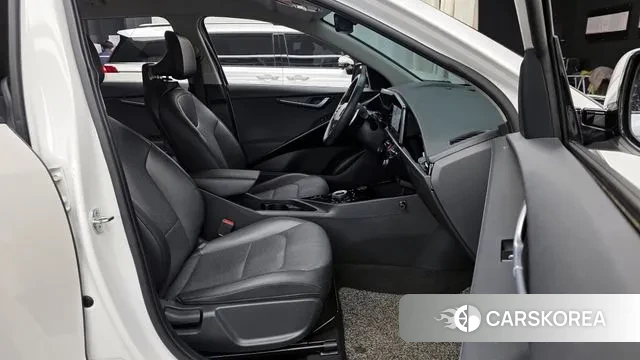 Kia Di Ol Nu Niro 2022 Белый из Кореи, фото 2