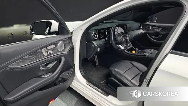 Mercedes-Benz E-Class W213 2020 Белый из Кореи, фото 2