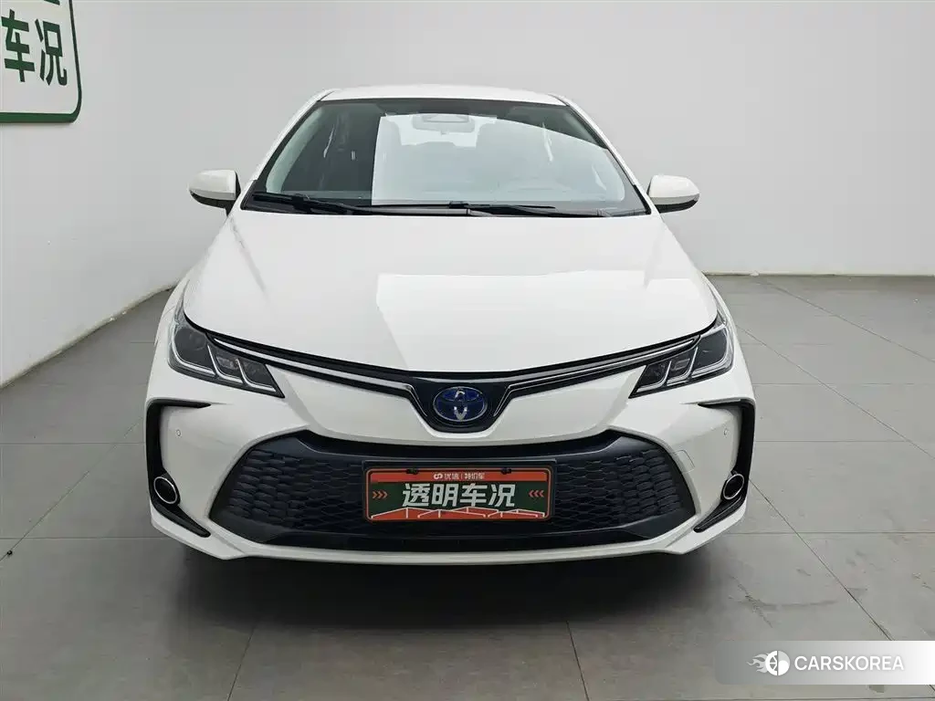 Toyota Corolla 2023 Белый из Китая, фото 2