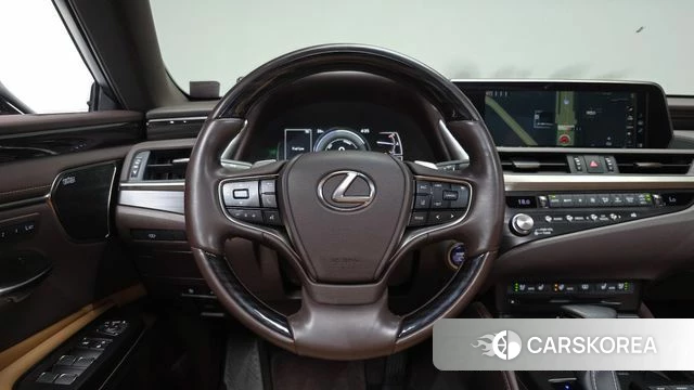 Lexus ES300h 7th generation 2021 Черный из Кореи, фото 2