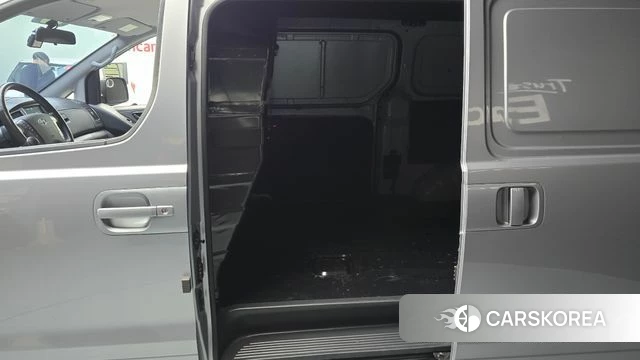 Hyundai The New Grand Starex 2021 Серебряный из Кореи, фото 2