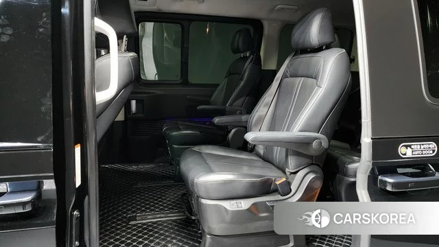 Hyundai Staria 2023 Черный из Кореи, фото 2