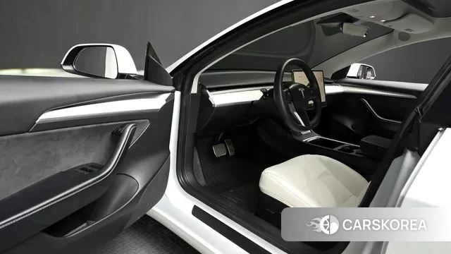 Tesla Model 3 2022 Белый из Кореи, фото 2