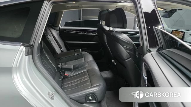 BMW 6 Series GT (G32) 2020 Серебряный из Кореи, фото 2