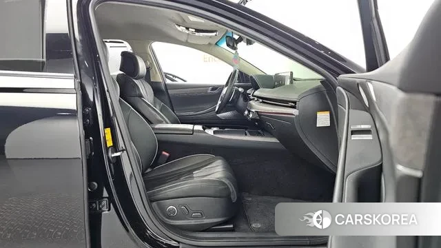 Genesis Electrified G80 (RG3) 2022 Черный из Кореи, фото 2