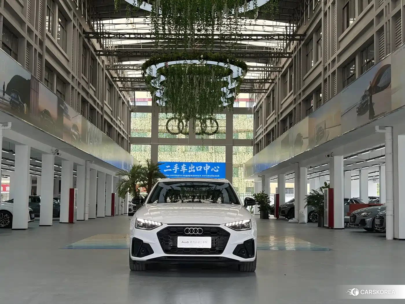 Audi A4L 2022 Белый из Китая, фото 2