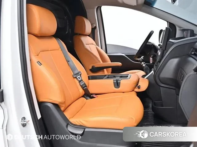 Hyundai Staria 2023 Белый из Кореи, фото 2