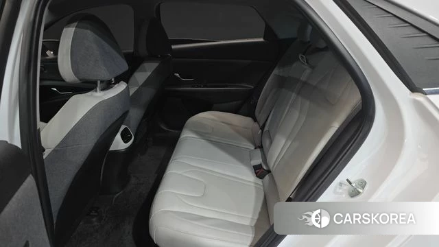 Hyundai Avante Hybrid (CN7) 2022 Белый из Кореи, фото 2