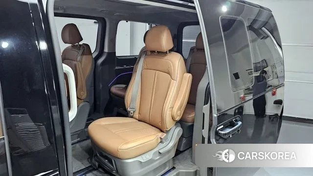 Hyundai Staria 2023 Черный из Кореи, фото 2