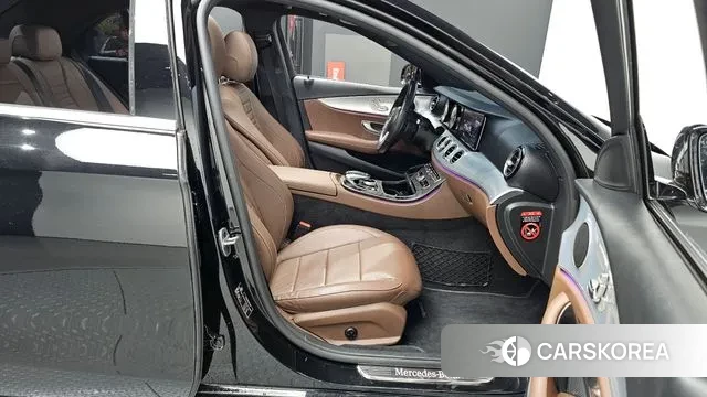 Mercedes-Benz E-Class W213 2019 Черный из Кореи, фото 2