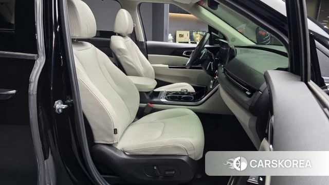 Kia Carnival 4th generation 2023 Черный из Кореи, фото 2