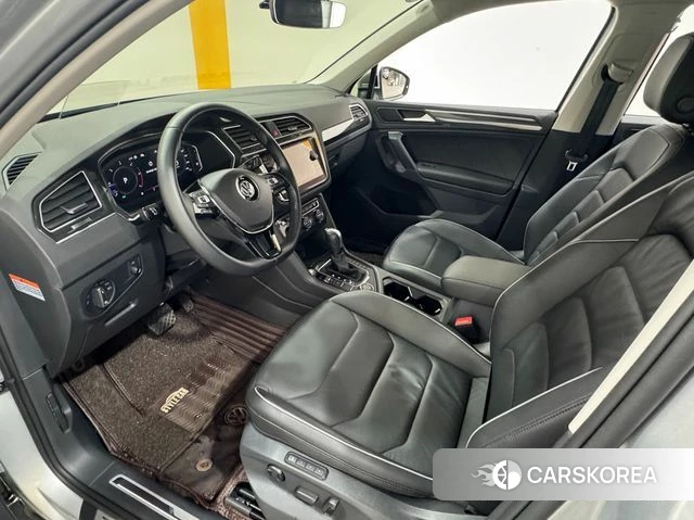 Volkswagen Tiguan second Generation 2020 Серебряный из Кореи, фото 2