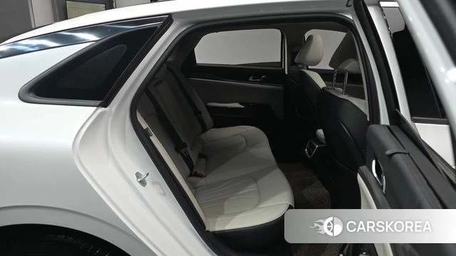 Kia The New K5 Hybrid 3rd generation 2024 Белый из Кореи, фото 2
