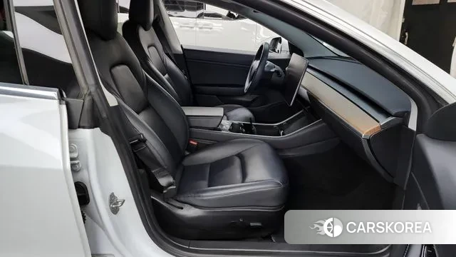 Tesla Model 3 2020 Белый из Кореи, фото 2