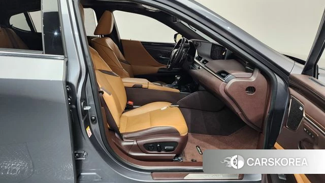 Lexus ES300h 7th generation 2019 Серый из Кореи, фото 2