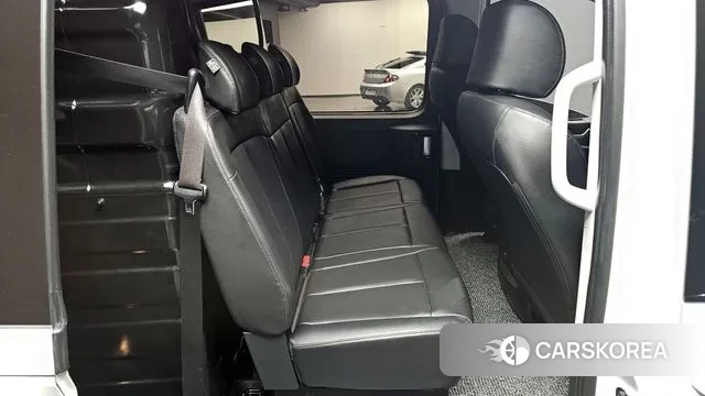 Hyundai Staria 2023 Белый из Кореи, фото 2