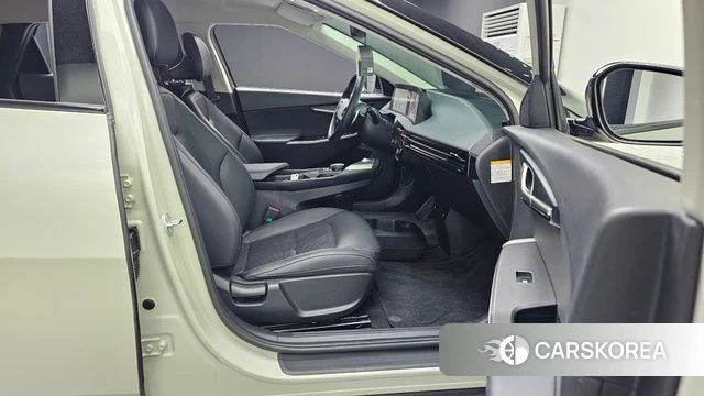 Kia EV6 2023 Жемчужный цвет из Кореи, фото 2