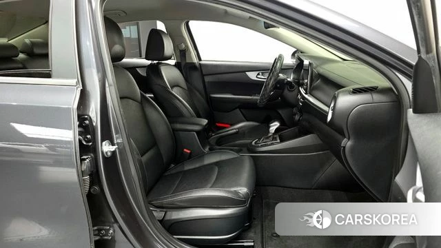 Kia The New K3 2nd generation 2021 Серый из Кореи, фото 2