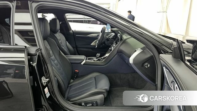 BMW 8 Series (G15) 2024 Черный из Кореи, фото 2