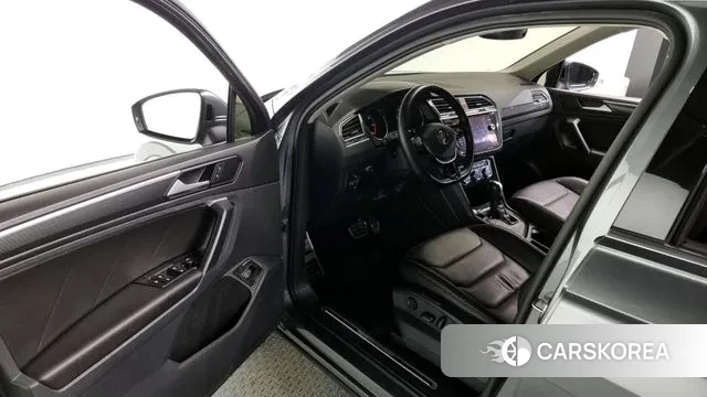 Volkswagen Tiguan second Generation 2020 Серый из Кореи, фото 2