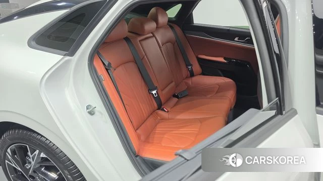 Kia The New K5 Hybrid 3rd generation 2025 Белый из Кореи, фото 2