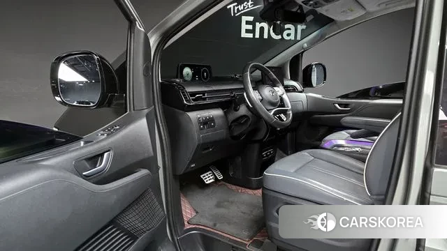 Hyundai Staria 2023 Серый из Кореи, фото 2