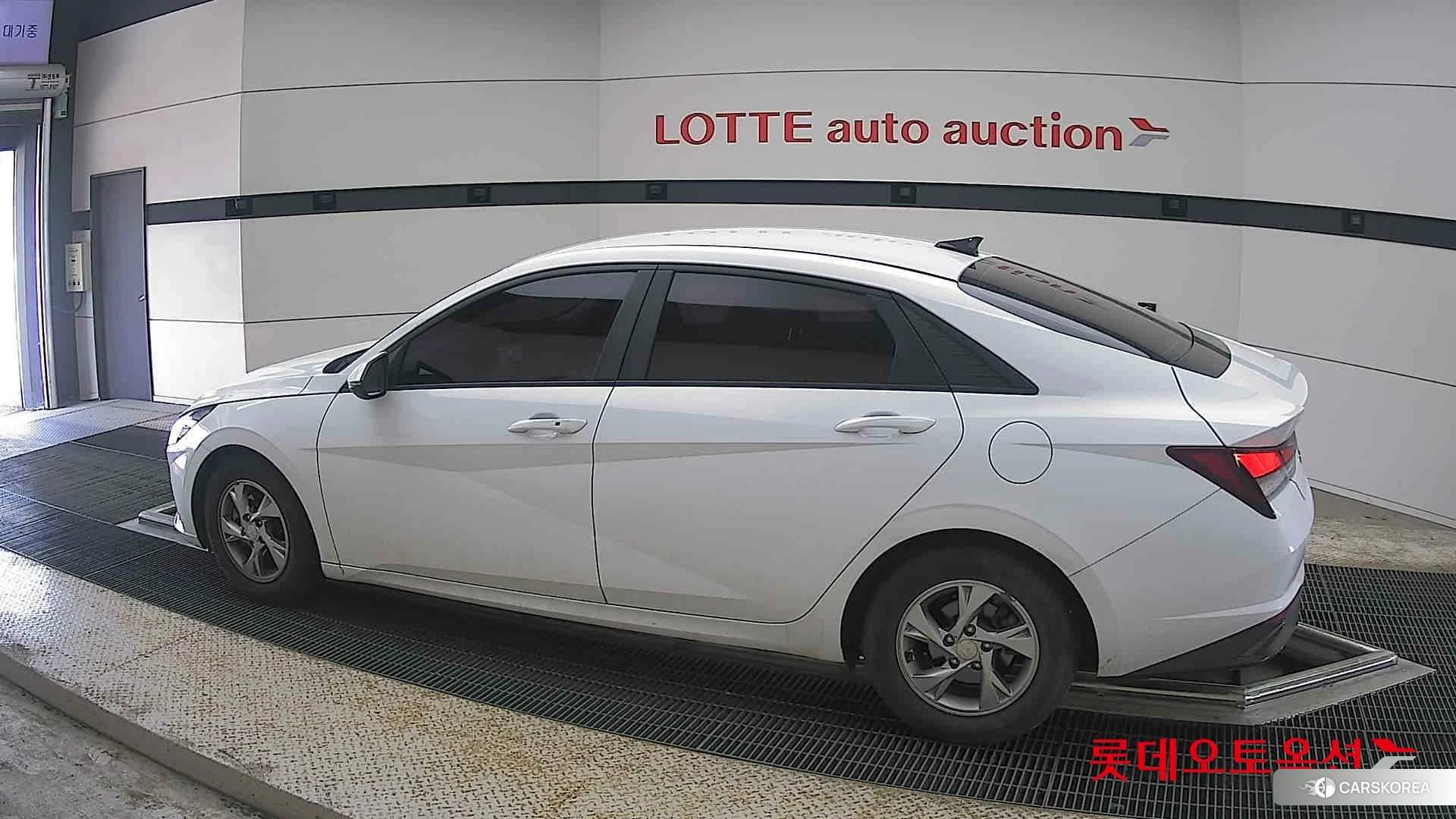 Hyundai Avante 2021 Polar White из Кореи, фото 2