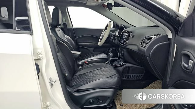 Jeep Compass 2nd Generation 2019 Белый из Кореи, фото 2