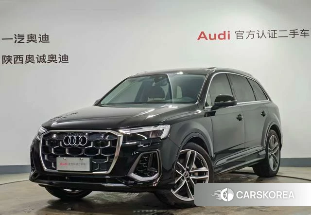 Audi Q7 2025 Черный из Китая, фото 2