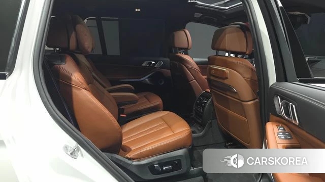 BMW X7 (G07) 2025 Белый из Кореи, фото 2