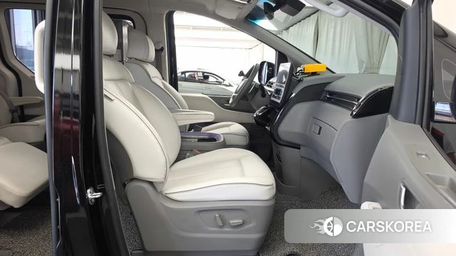 Hyundai Staria 2021 Черный из Кореи, фото 2