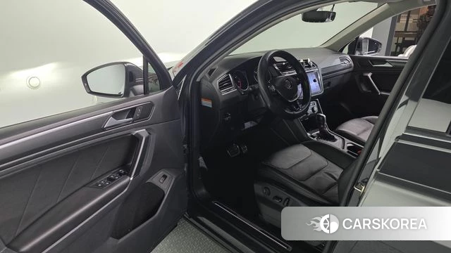 Volkswagen Tiguan second Generation 2018 Серый из Кореи, фото 2