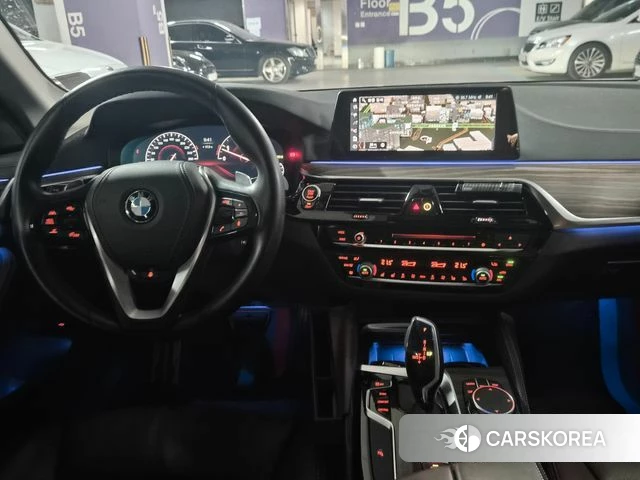 BMW 5 Series (G30) 2019 Серый из Кореи, фото 2