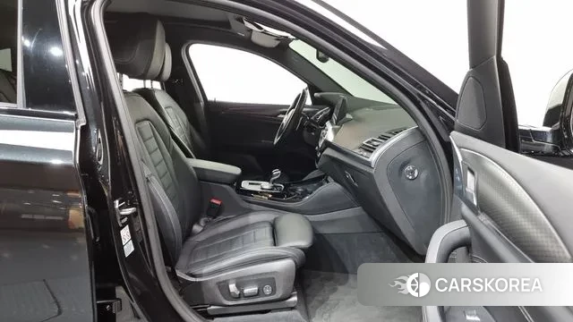 BMW X4 (G02) 2023 Черный из Кореи, фото 2