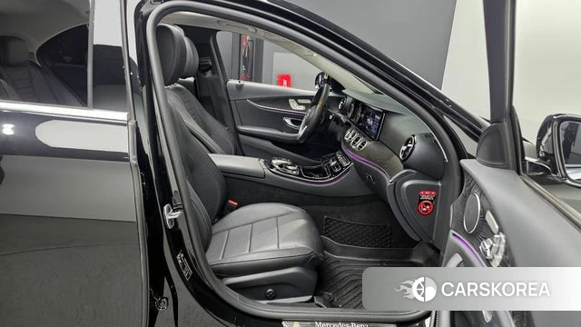 Mercedes-Benz E-Class W213 2020 Черный из Кореи, фото 2