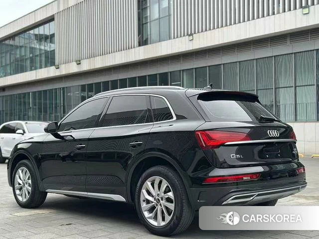 Audi Q5L 2024 Черный из Китая, фото 2