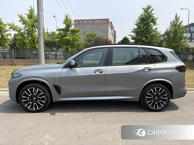 BMW X5 2025 Темно-серый из Китая, фото 2