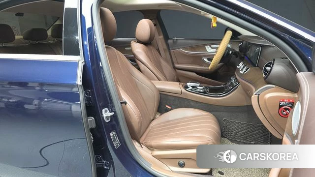 Mercedes-Benz E-Class W213 2019 Синий из Кореи, фото 2