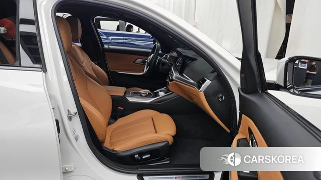 BMW 3 Series (G20) 2023 Белый из Кореи, фото 2