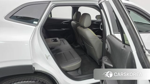 Chevrolet (GM Daewoo) Trax Crossover 2023 Белый из Кореи, фото 2