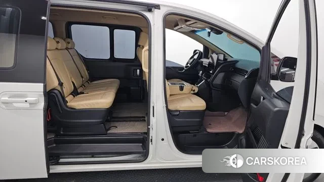 Hyundai Staria 2023 Белый из Кореи, фото 2