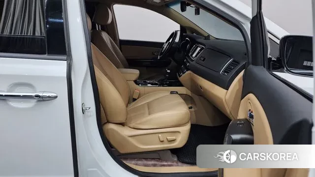 Kia The New Carnival 2019 Белый из Кореи, фото 2