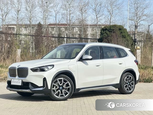 BMW iX1 2024 Белый из Китая, фото 2