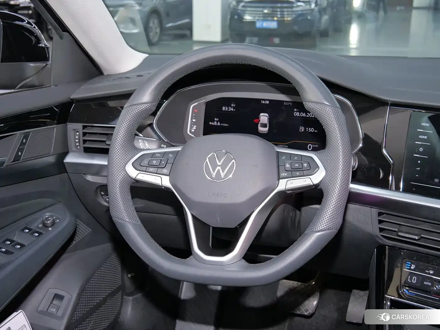 Volkswagen Passat 2026 Черный из Китая, фото 2