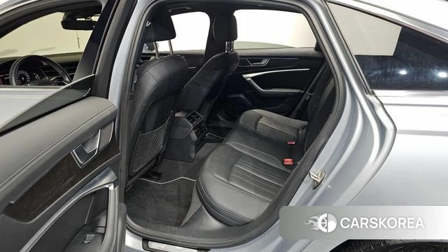 Audi A6 (C8) 2021 Серебристо-серый из Кореи, фото 2